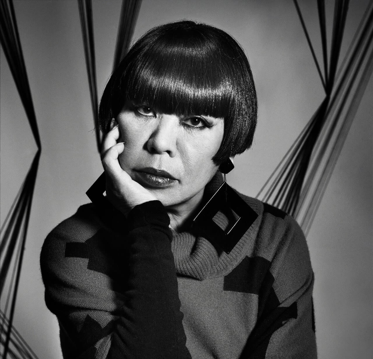 コシノジュンコ氏のモノクロポートレート